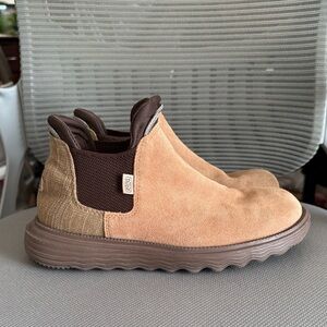Like New! Women’s Hey Dude Branson Suede Boot - Cognac